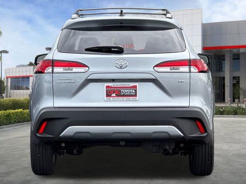 Certified 2025 Toyota Corolla Cross LE image 6