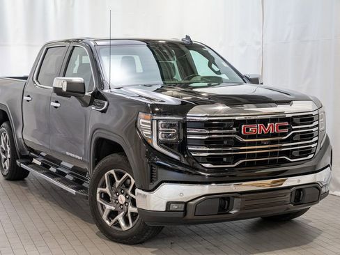 Used 2022 GMC Sierra 1500 SLT w/ SLT Premium Plus Package image 1