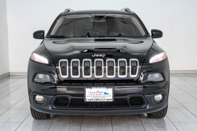 Used 2018 Jeep Cherokee Latitude FWD image 3