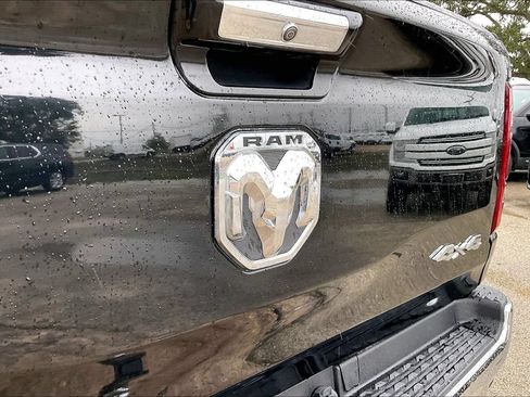 Used 2019 RAM 1500 Laramie AWD/4WD image 27