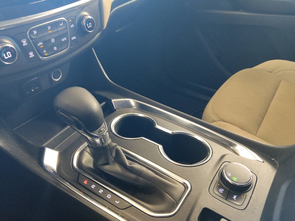 Used 2023 Chevrolet Traverse LS FWD image 26