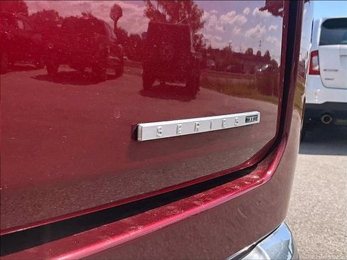 Used 2024 Jeep Wagoneer L Series II w/ Flexible Seating Group AWD/4WD image 9