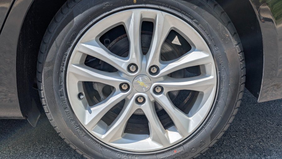 Used 2018 Chevrolet Malibu Hybrid w/ Driver Confidence Package FWD image 24