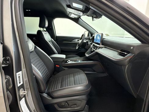 Certified 2025 Ford Explorer ST-Line w/ ST-Line Street Pack AWD/4WD image 25
