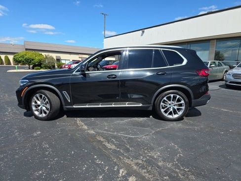 Used 2023 BMW X5 xDrive40i w/ Premium Package image 3