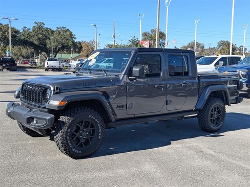 Used 2024 Jeep Gladiator Sport image 8