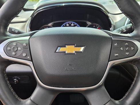 Used 2023 Chevrolet Traverse Premier FWD image 37