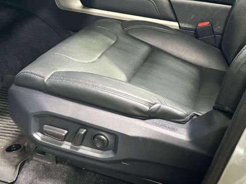 Used 2023 Toyota Tundra Limited image 12