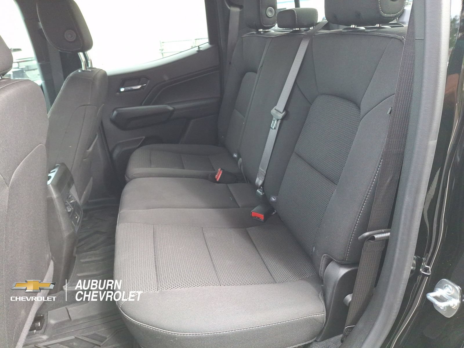 Used 2025 Chevrolet Colorado LT w/ Advanced Trailering Package AWD/4WD image 18