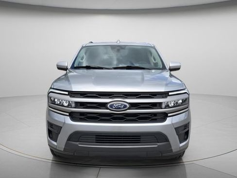 Used 2024 Ford Expedition XLT RWD image 4
