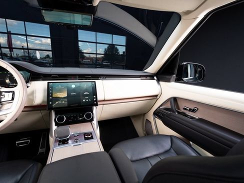 Used 2023 Land Rover Range Rover Long Wheelbase Autobiography AWD/4WD image 39