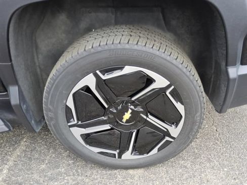 Used 2026 Chevrolet Silverado EV LT AWD/4WD image 13