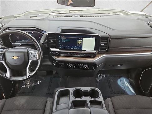 Used 2022 Chevrolet Silverado 1500 LT w/ Convenience Package II AWD/4WD image 16
