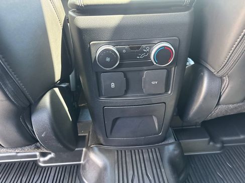 Used 2022 Ford Explorer XLT w/ Equipment Group 202A AWD/4WD image 17
