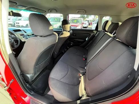 Used 2013 Kia Soul FWD image 11