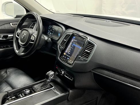 Used 2020 Volvo XC90 T6 Momentum AWD/4WD image 22