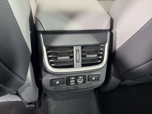 Used 2025 Subaru Legacy Limited image 17