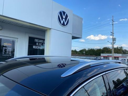 New 2025 Volkswagen Tiguan SE AWD/4WD image 14