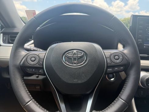 Used 2022 Toyota RAV4 XLE Premium AWD/4WD image 21