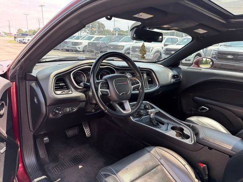 Used 2018 Dodge Challenger SXT Plus RWD image 12
