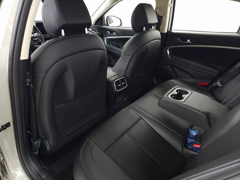 Used 2026 Genesis G70 2.5T image 23