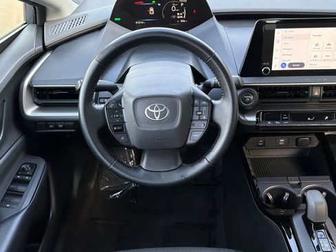 Used 2024 Toyota Prius LE image 14