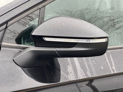 New 2025 Volkswagen ID.4 Pro image 12