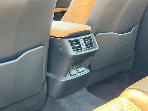 Used 2024 Lexus ES 350 w/ Accessory Package (Z1) FWD image 26