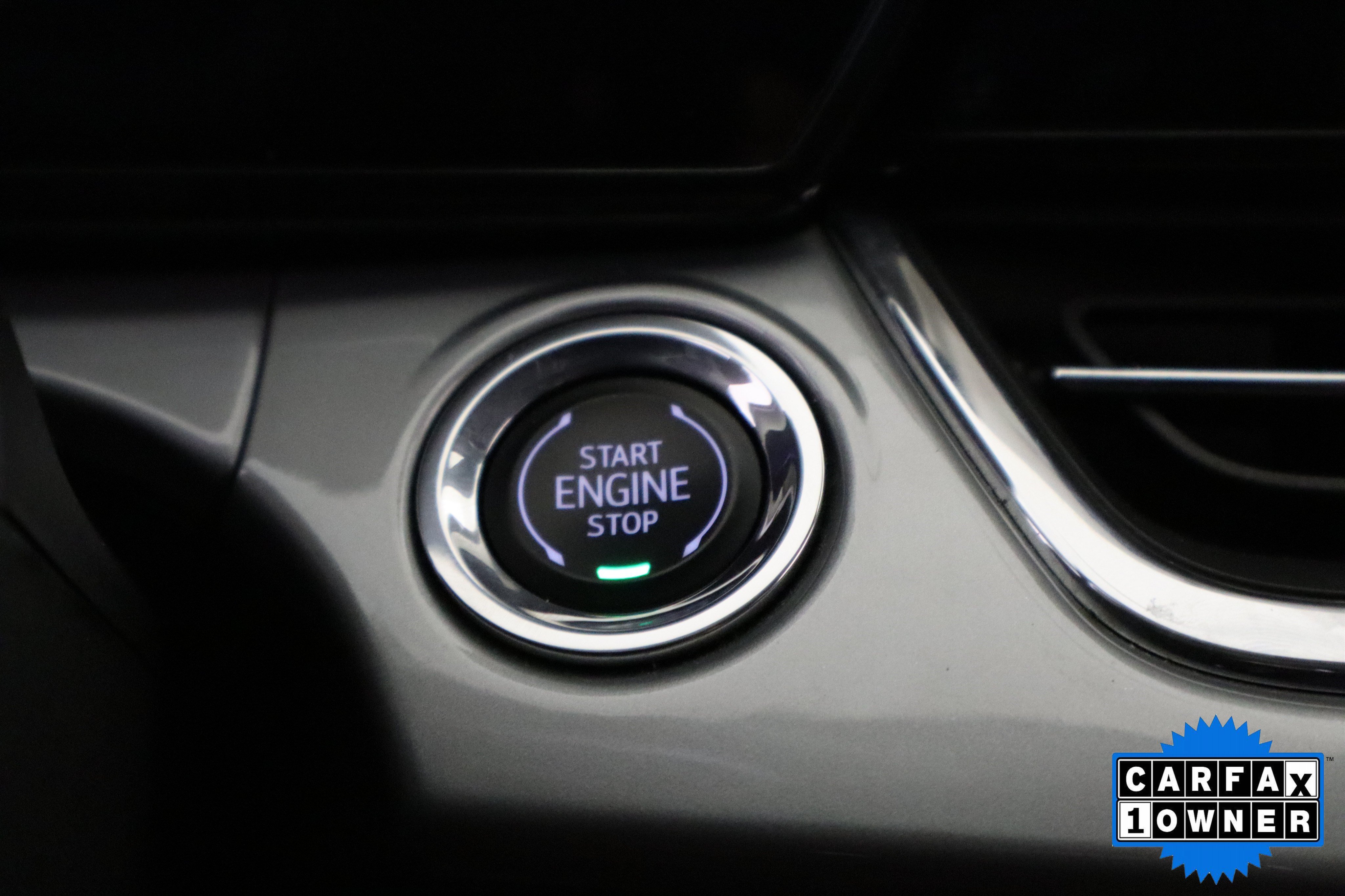 Used 2025 Chevrolet Trax LT FWD image 32