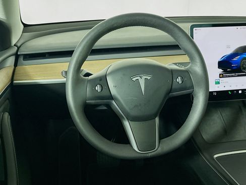 Used 2024 Tesla Model Y Long Range image 17