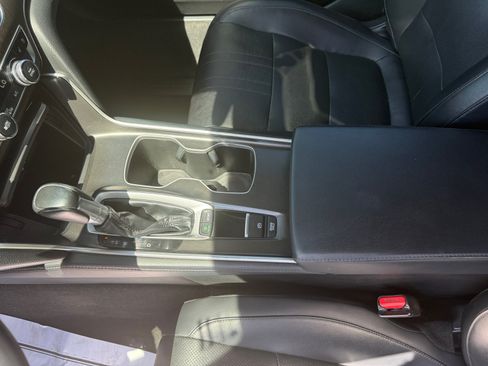 Used 2018 Honda Accord Touring image 13