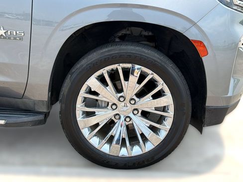 Used 2021 Chevrolet Tahoe LT w/ LT Signature Package RWD image 13