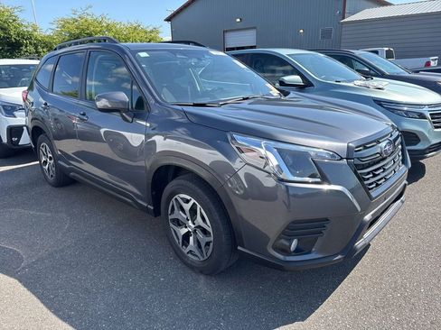 Used 2023 Subaru Forester Premium AWD/4WD image 6