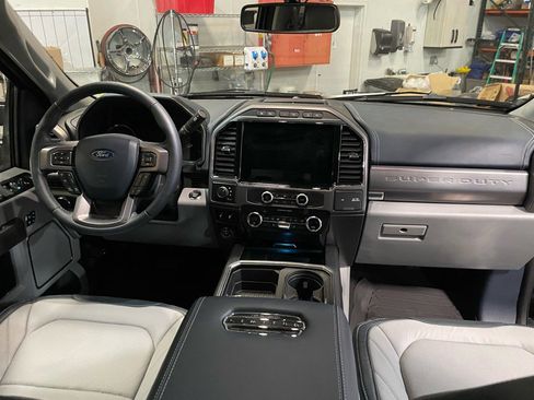 Used 2022 Ford F350 Limited image 14