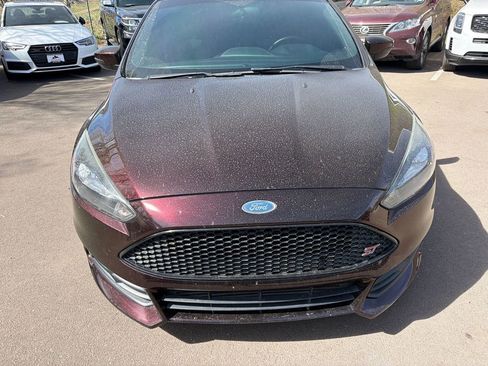 Used 2018 Ford Focus ST image 2