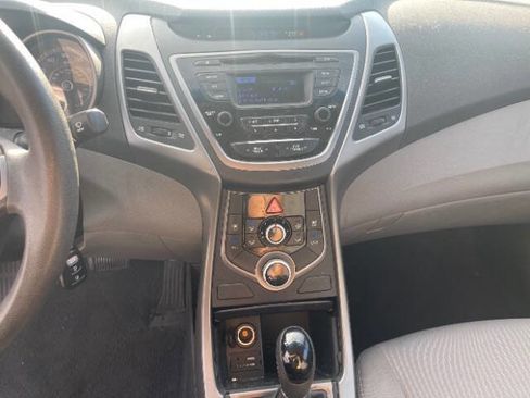 Used 2016 Hyundai Elantra SE FWD image 12
