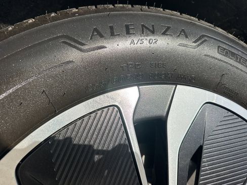 Used 2024 Chevrolet Blazer EV LT image 31