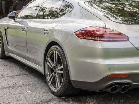 Used 2016 Porsche Panamera GTS AWD/4WD image 95