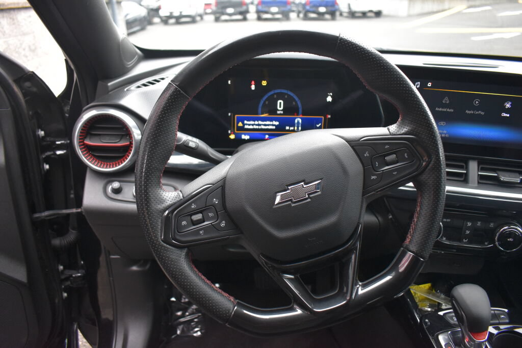 Used 2024 Chevrolet Trax RS w/ Driver Confidence Package FWD image 9