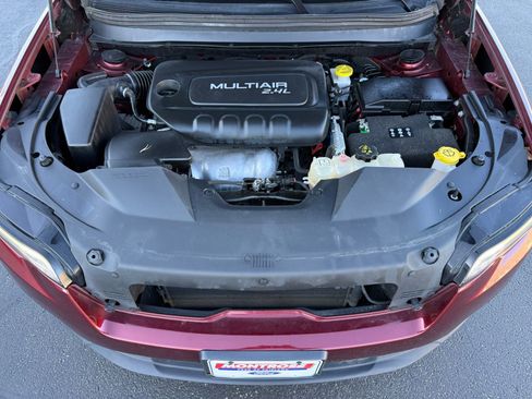 Used 2019 Jeep Cherokee Latitude w/ Popular Appearance Group FWD image 32