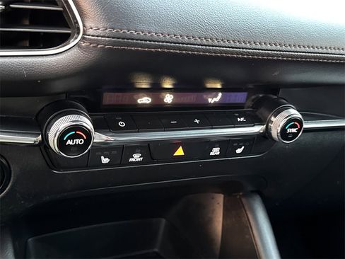 Used 2022 MAZDA MAZDA3 s image 30