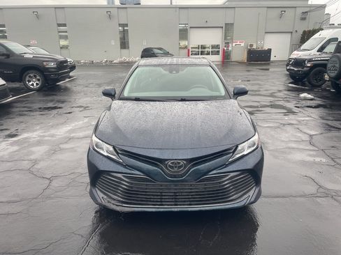 Used 2020 Toyota Camry LE image 2