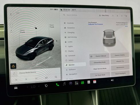Used 2026 Tesla Model Y 2WD image 44