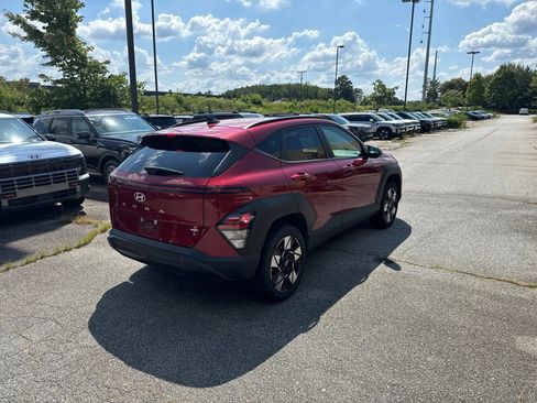 Used 2024 Hyundai Kona SEL AWD/4WD image 4
