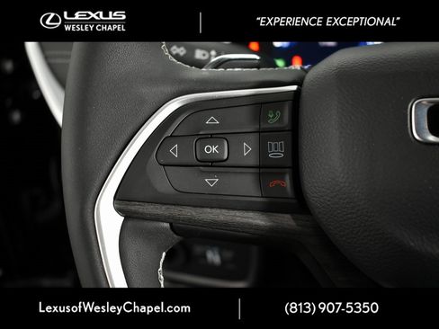 Used 2024 Jeep Grand Cherokee Limited w/ Black Appearance Package image 35