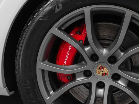 Certified 2025 Porsche Cayenne GTS AWD/4WD image 18
