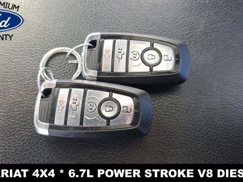 Used 2022 Ford F350 Lariat w/ Black Appearance Package image 15