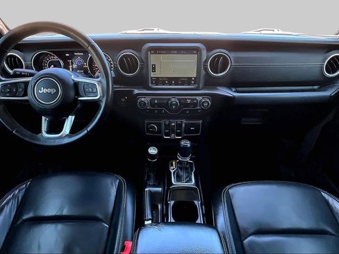 Used 2018 Jeep Wrangler Unlimited Sahara AWD/4WD image 16