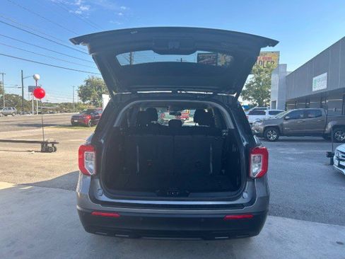 Used 2022 Ford Explorer XLT image 8