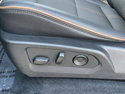 Used 2023 GMC Canyon AT4 w/ Technology Package image 10